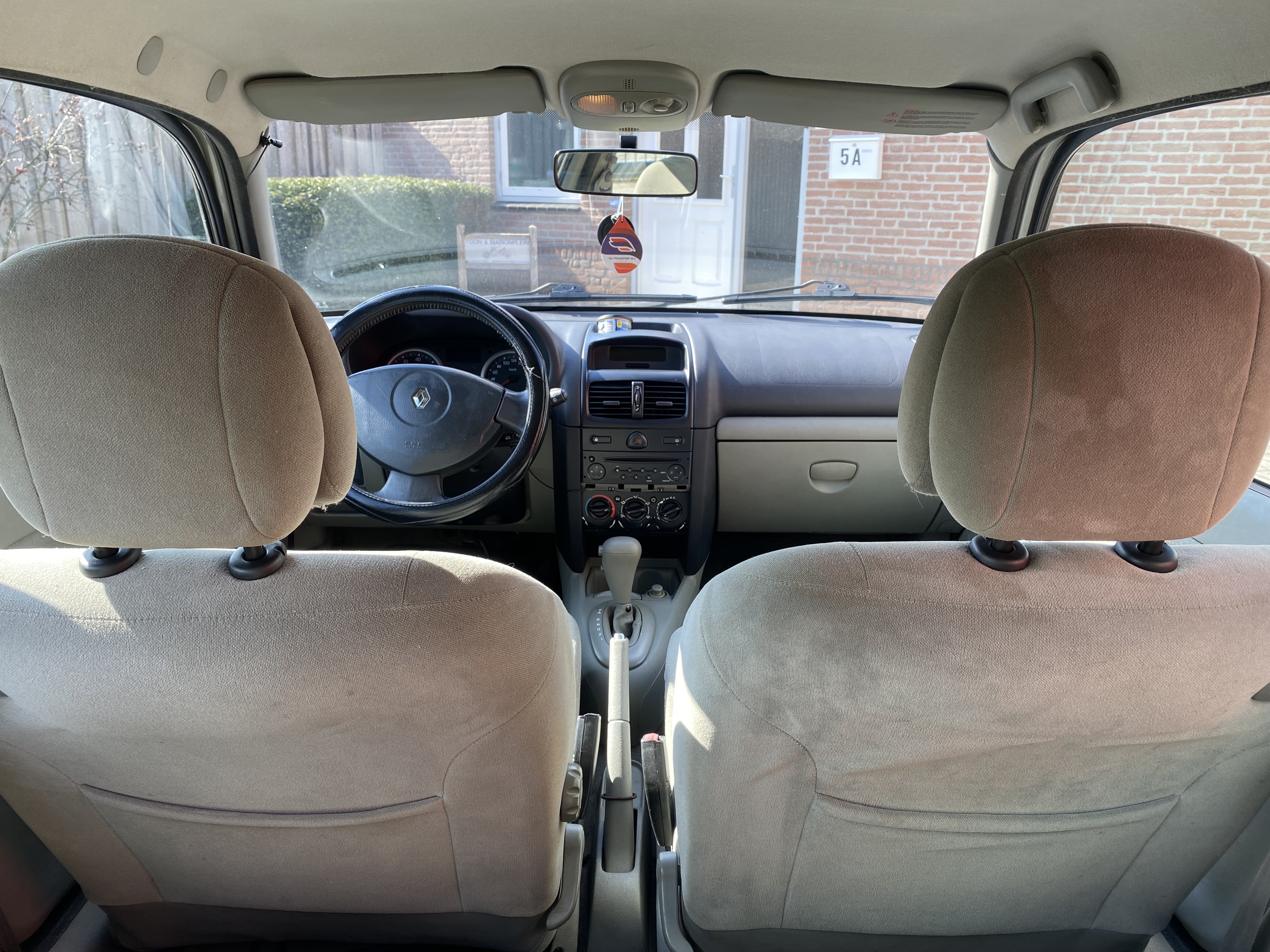 RENAULT CLIO