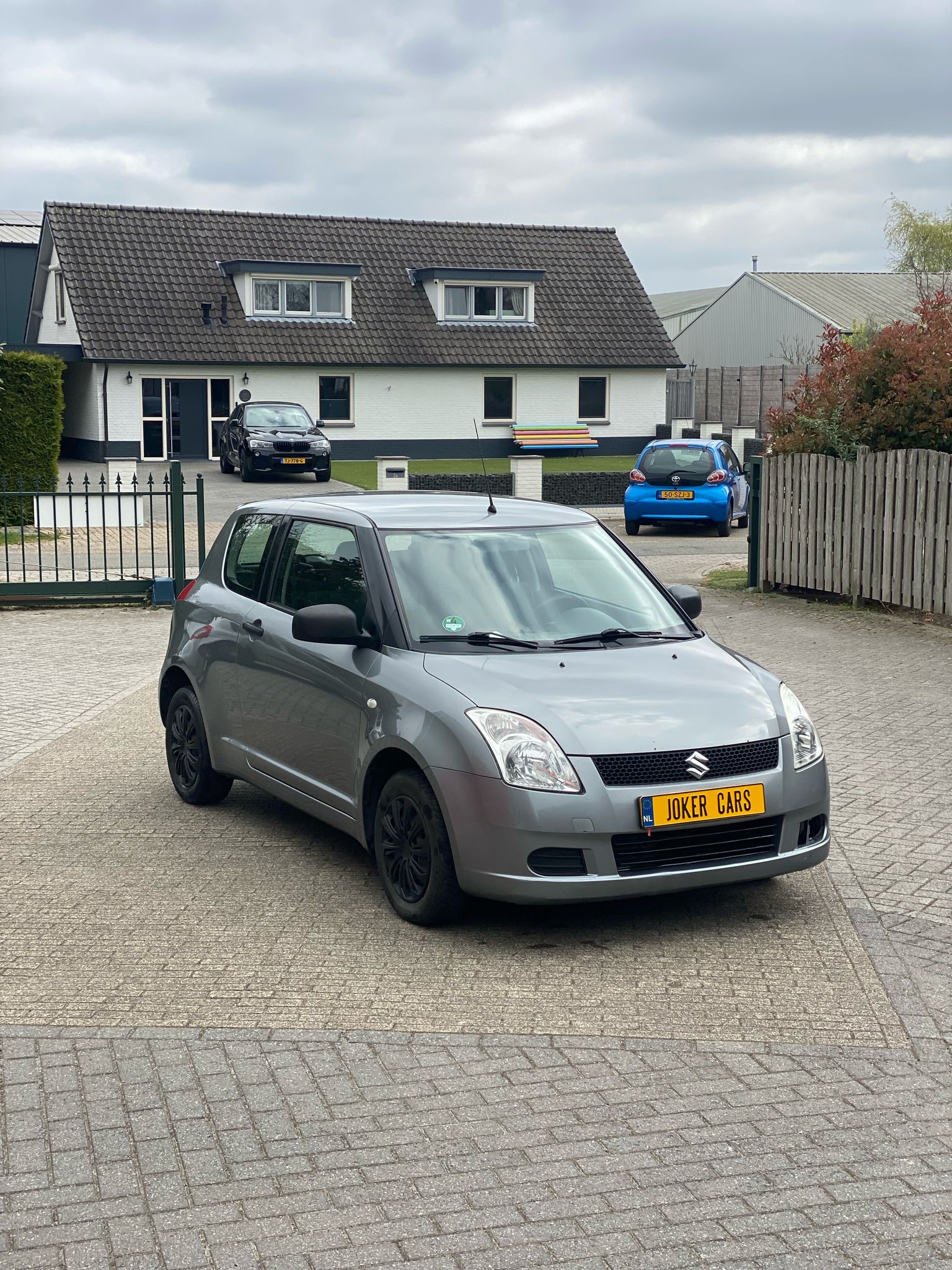 SUZUKI SWIFT